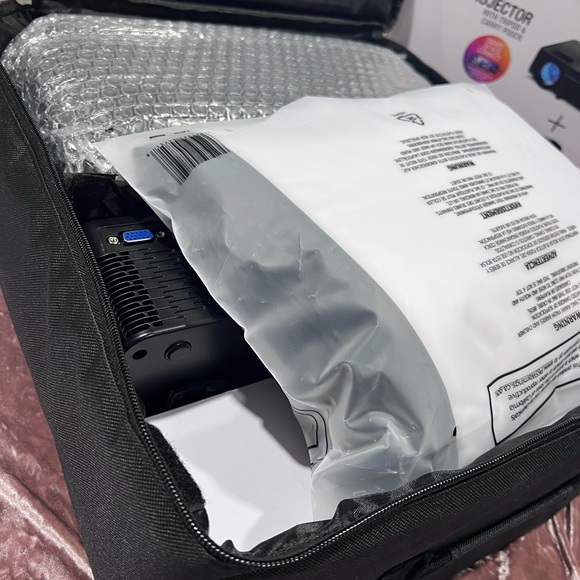 iLive Popup Theater Kit Bundle 2023 With HDMI Cord: 1080p HD Mini Projector - Picture 12 of 12